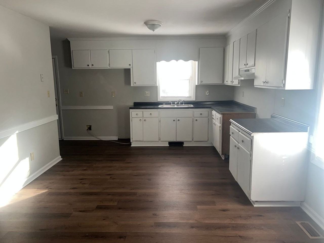 1704 Charter Drive - Photo 2 of 7