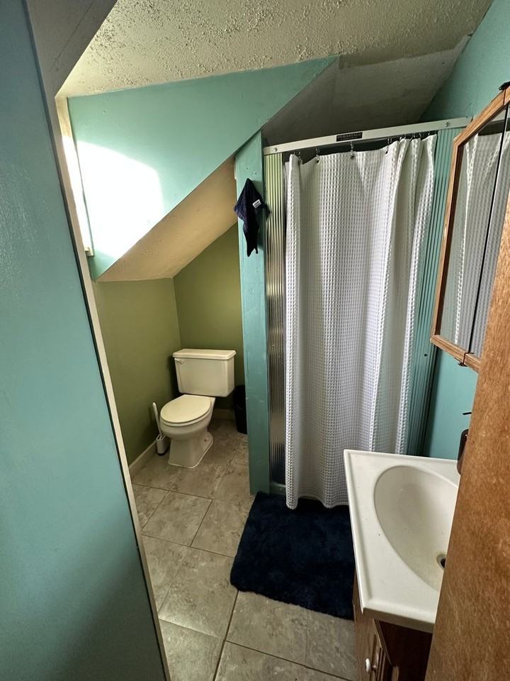 1016 Zeisler St - Photo 6 of 9