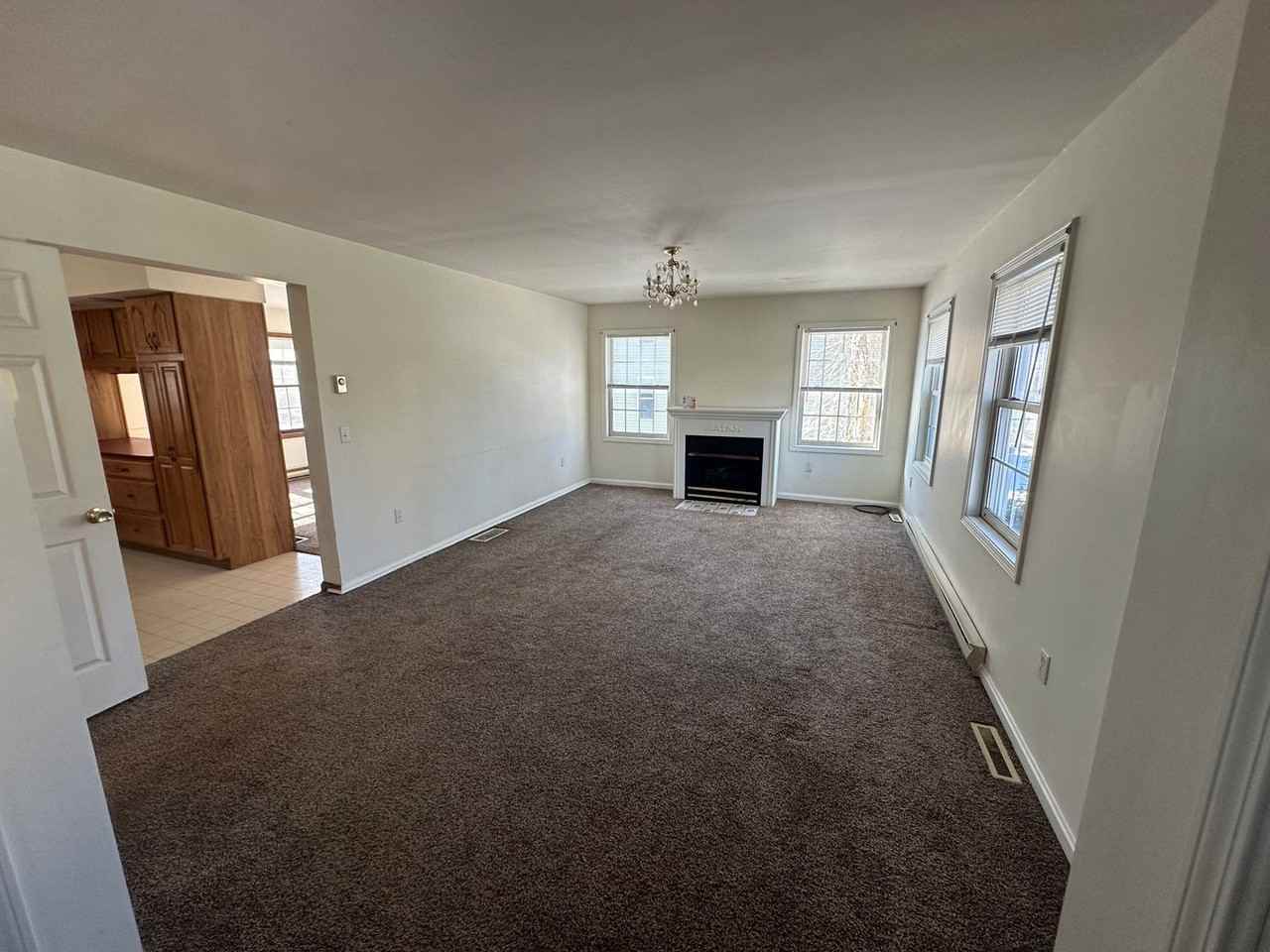 318 N Broad St - Photo 2 of 24