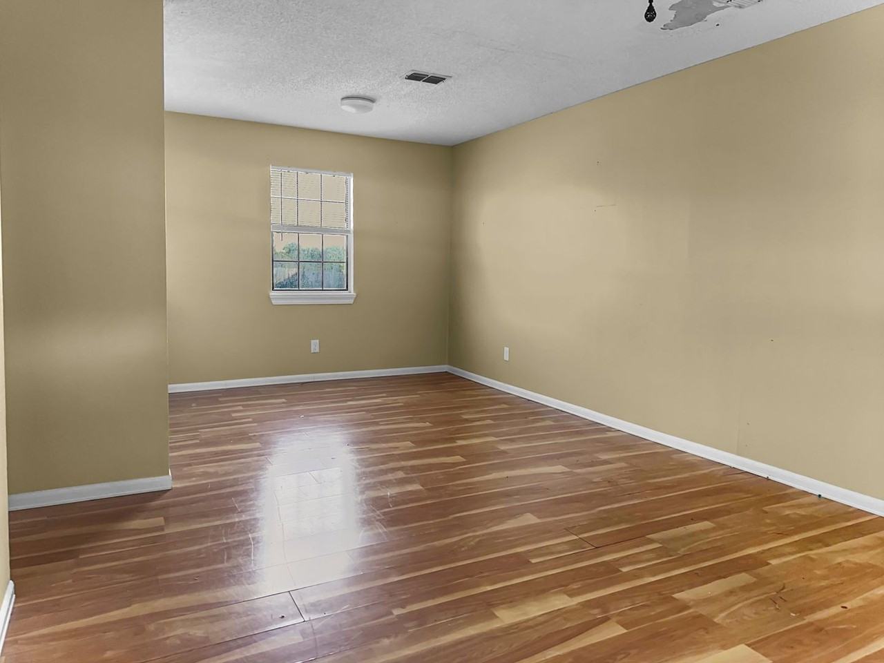 276 Daffin Pl - Photo 3 of 22