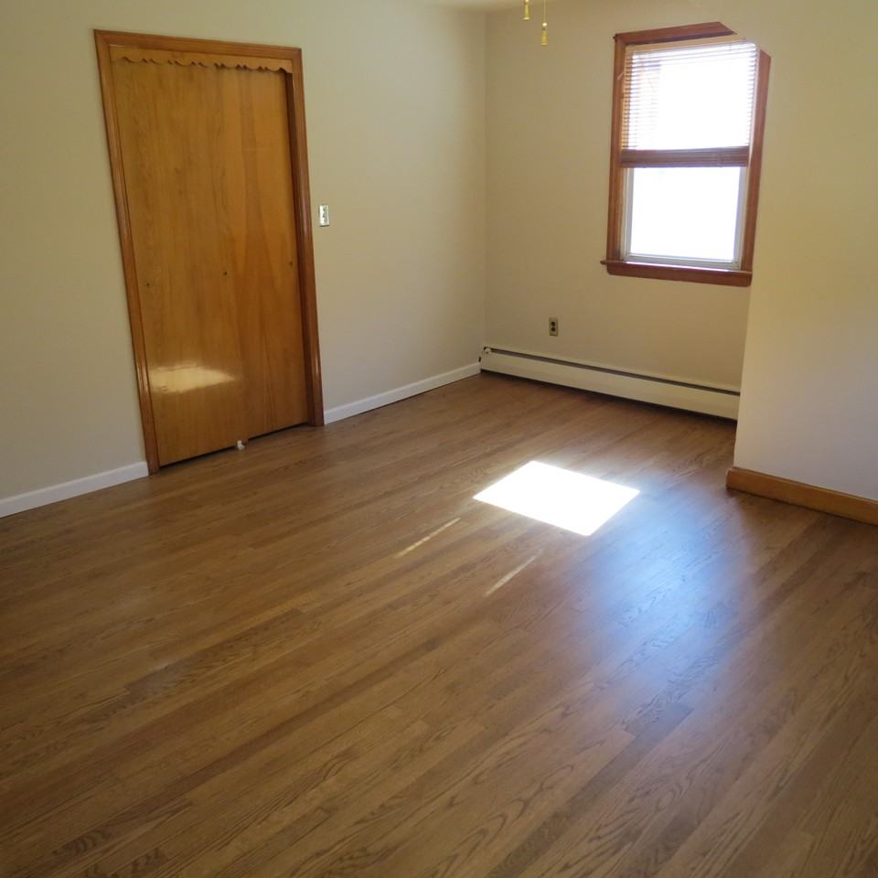 261 Barnert Ave - Photo 2 of 15
