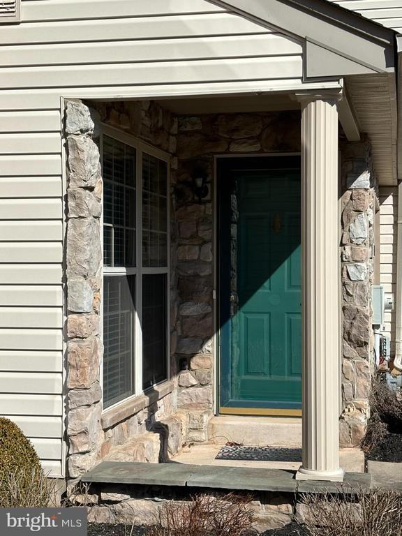 3697 W Long Ln - Photo 2 of 33