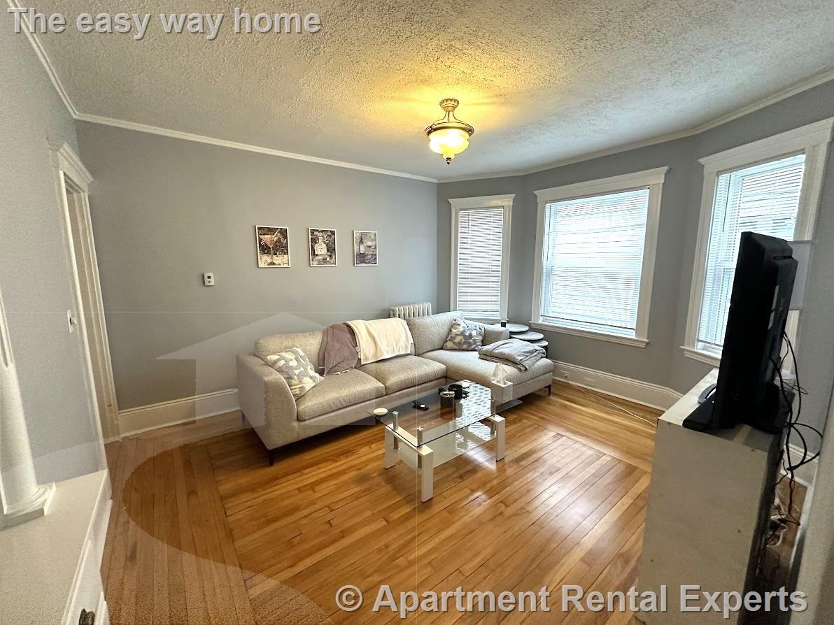 207 Boston Ave #B - Photo 2 of 10