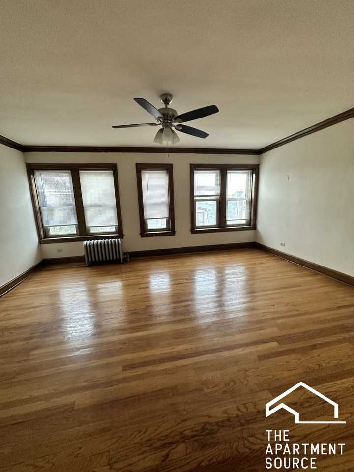5503 W Belmont Ave #2F - Photo 4 of 11