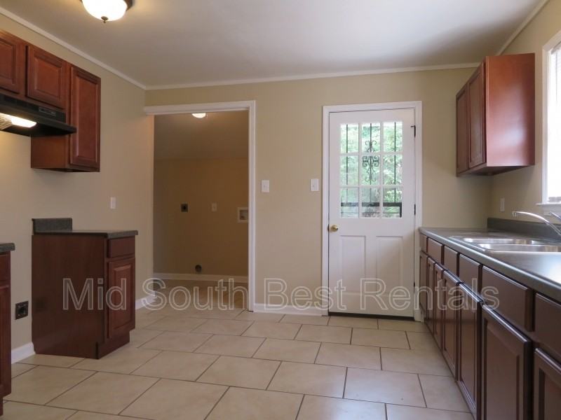 2146 Gayle Ave - Photo 2 of 6