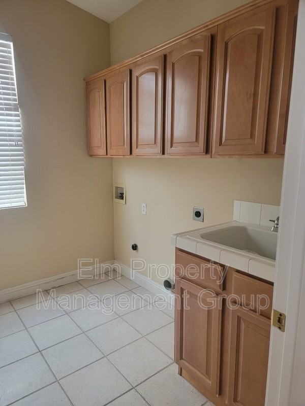 1025 Trophy Club Dr - Photo 6 of 18