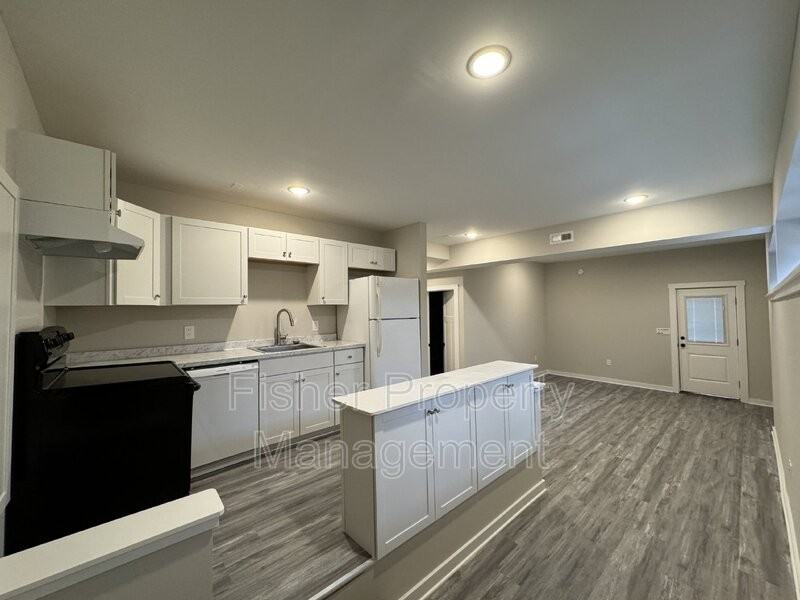 615 Albemarle St #C - Photo 6 of 16