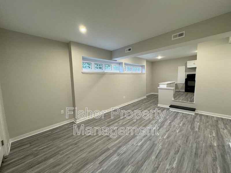 615 Albemarle St #C - Photo 7 of 16