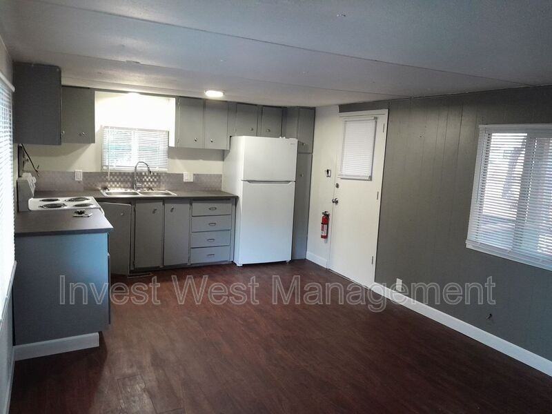 626 Silverbrook Rd - Photo 6 of 23