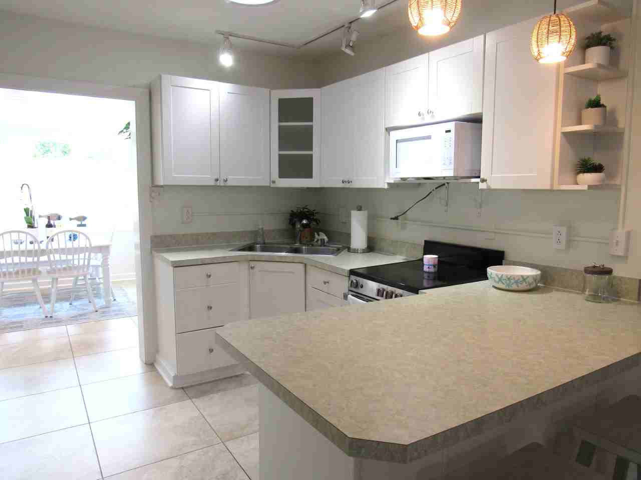 206 Ocean Ave - Photo 6 of 20