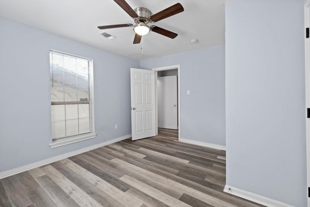 1615 Maple St - Photo 2 of 9