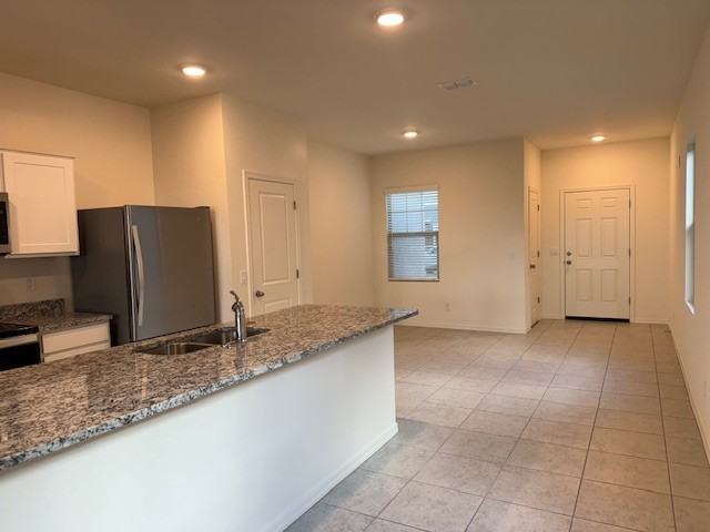 2102 E New Bonnet Ln - Photo 3 of 19