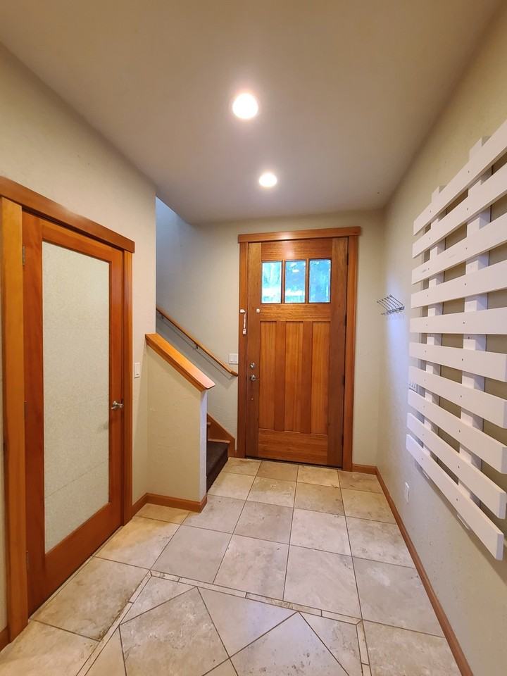 961 Nw Lanai Loop - Photo 3 of 32