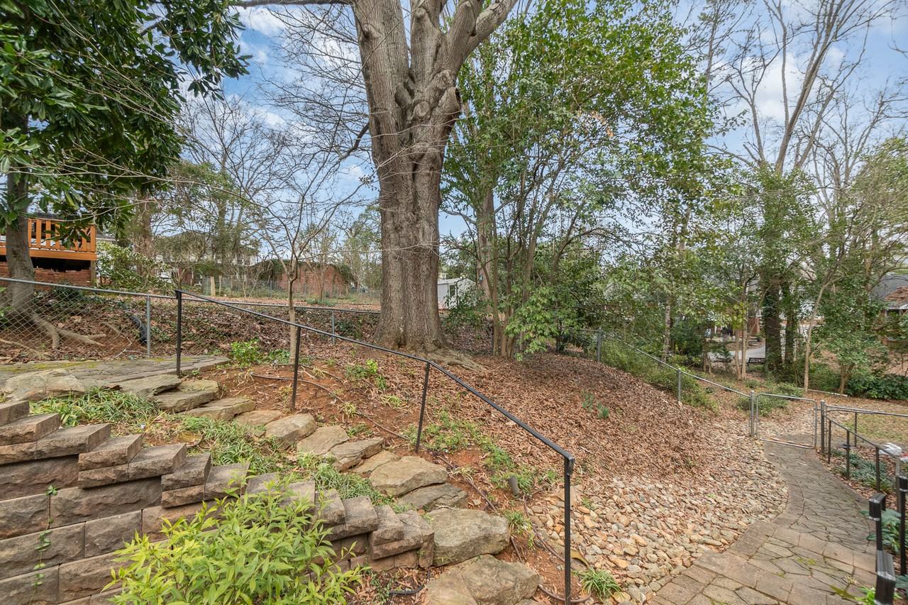 35 Glendale Ave Se - Photo 5 of 18