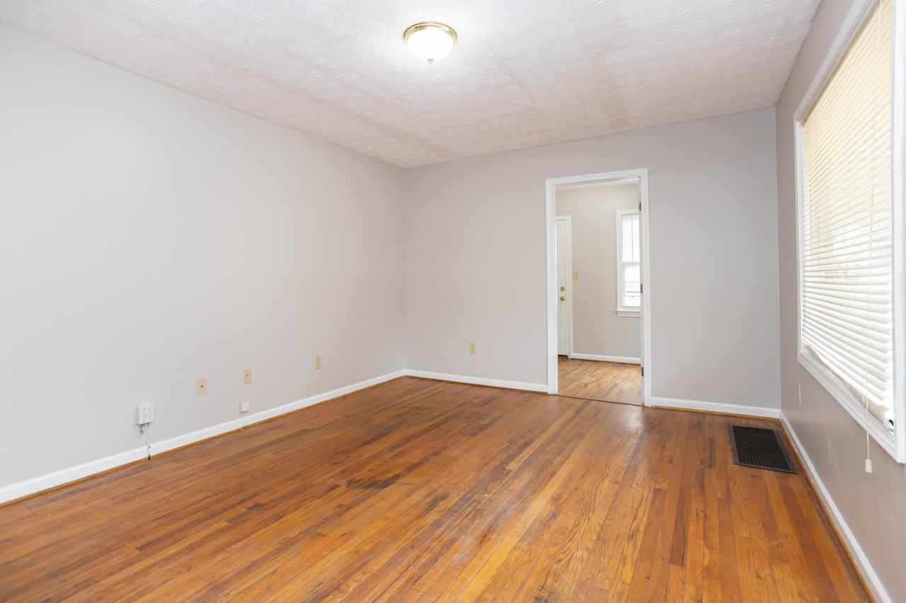 853 Hall St Nw - Photo 3 of 20