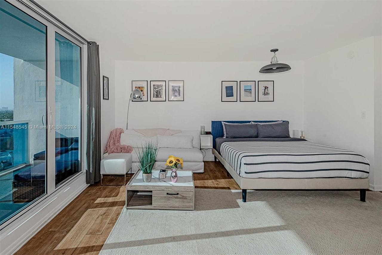 2301 Collins Ave #1230 - Photo 5 of 19