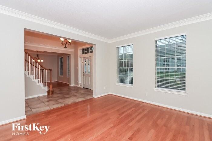 1505 Cherokee St - Photo 3 of 15