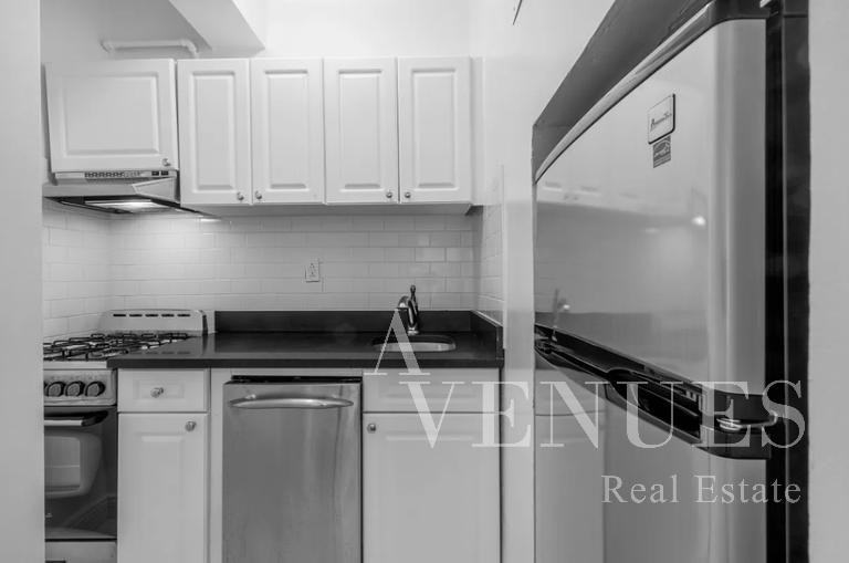 Curated visual reference: Visual Reference: W 72Nd St 1410 New York Ny 10023 Studio Apartment