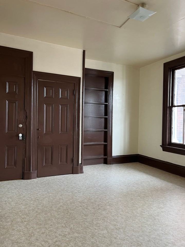 418-422 Locust St - Photo 7 of 13