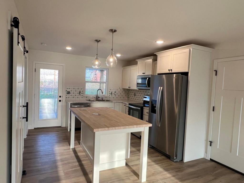 125 N Luna Ln - Photo 2 of 7