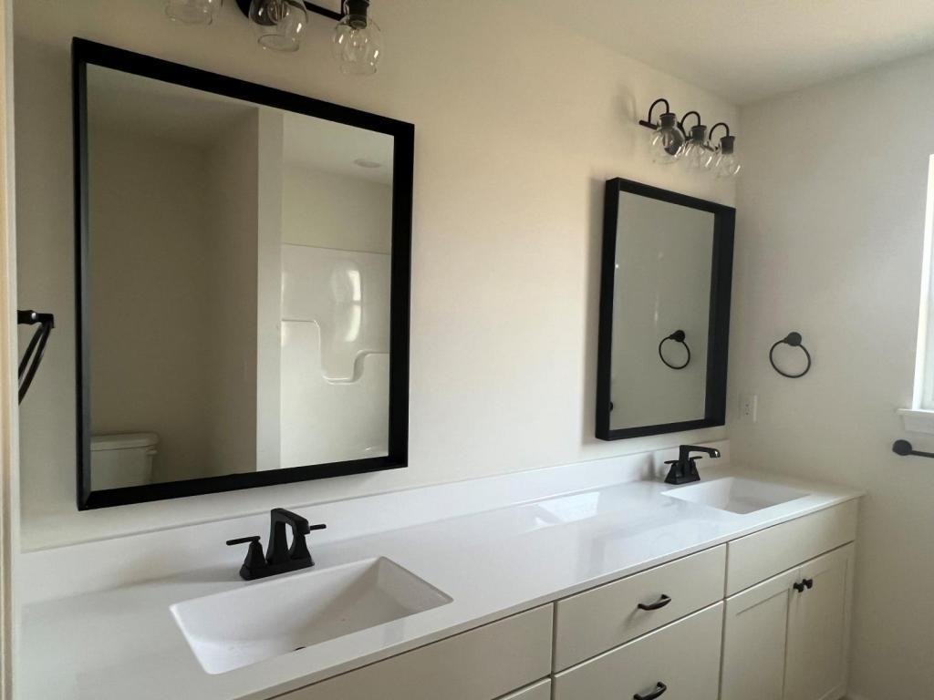 125 N Luna Ln - Photo 4 of 7