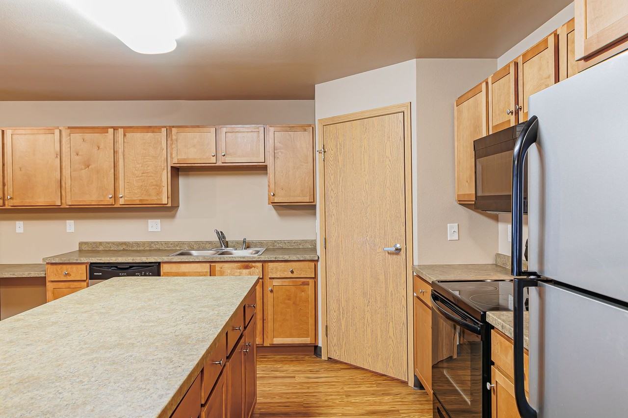 West Ridge Apartments - Photo 5 of 50