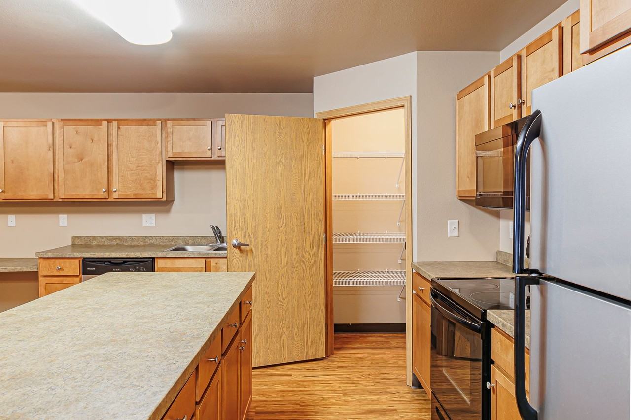 West Ridge Apartments - Photo 6 of 50