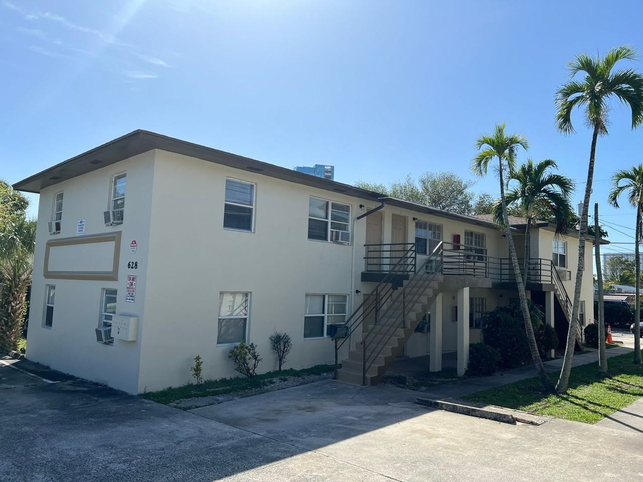 2 Bedroom Apartment in the Heart of Downtown in West Palm Beach - Photo 2 of 8