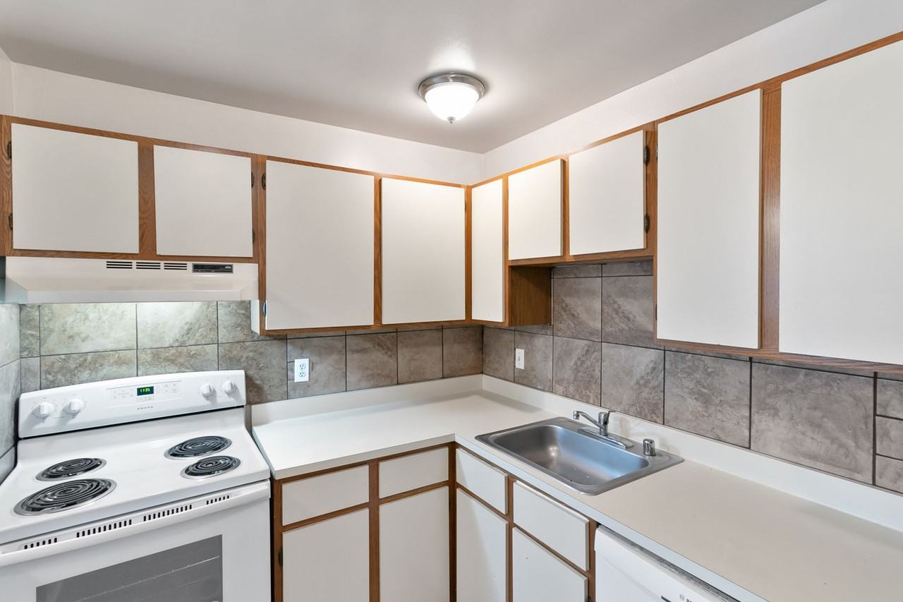 River Valley Apartments - Photo 4 of 35