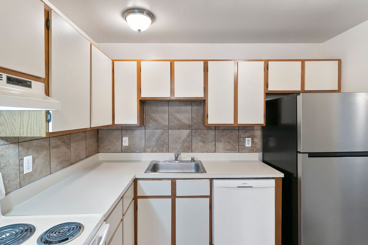 River Valley Apartments - Photo 5 of 35