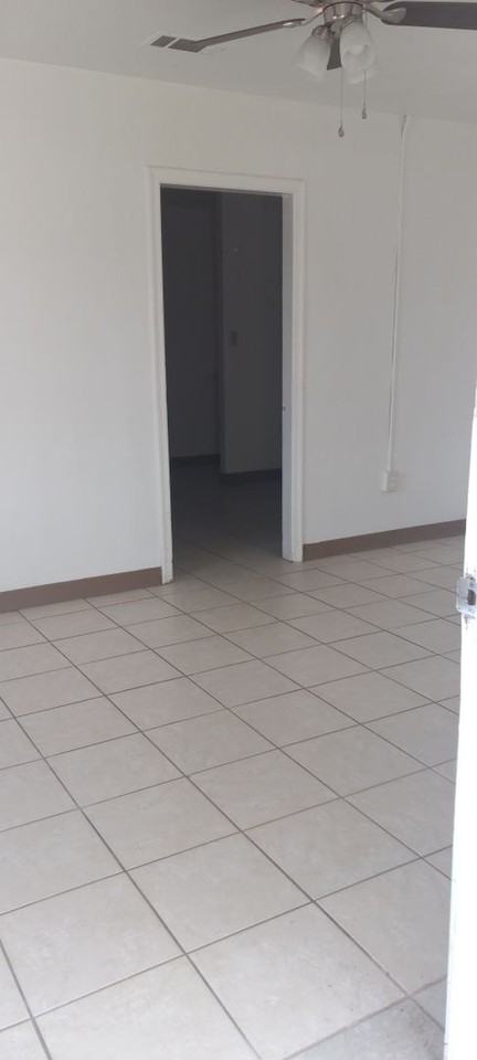 1409 Melvin St - Photo 2 of 21