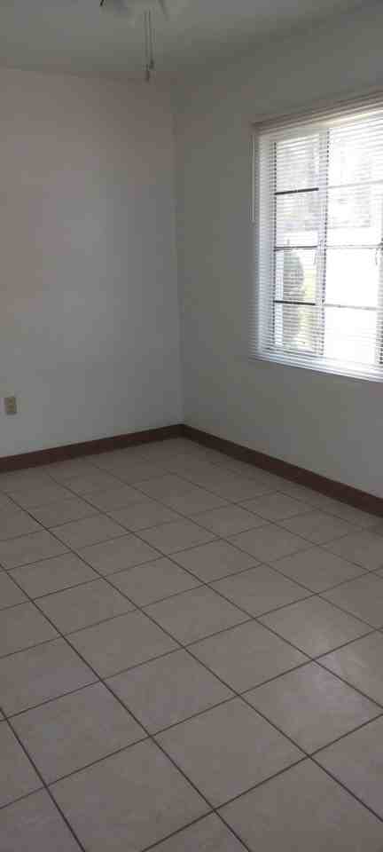 1409 Melvin St - Photo 3 of 21