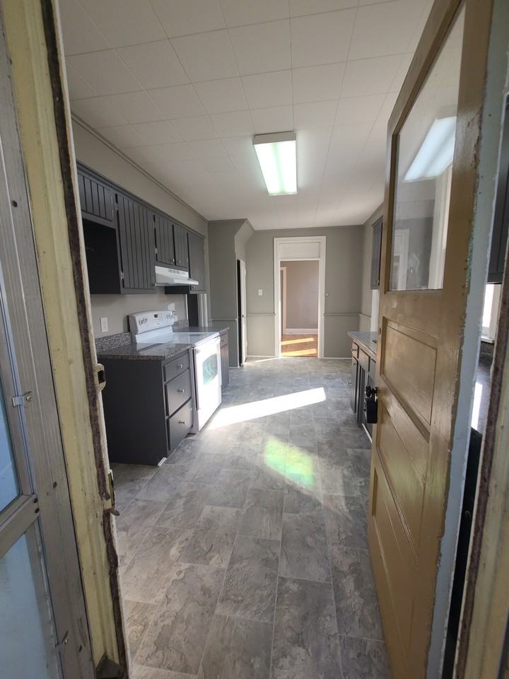 19 E North St - Photo 5 of 6