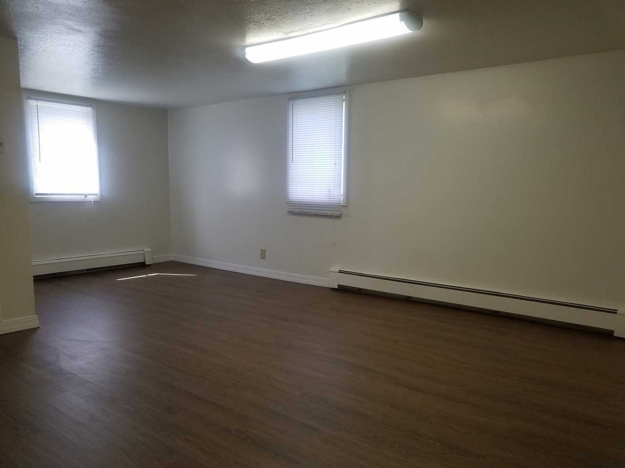 612 Middlebury St #B - Photo 4 of 9