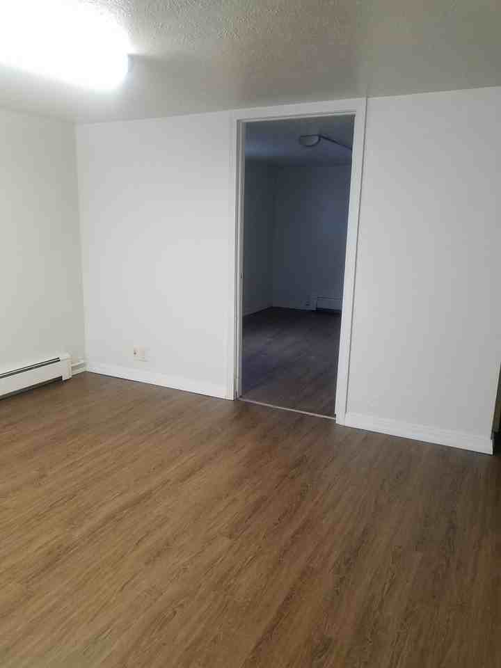 612 Middlebury St #B - Photo 5 of 9