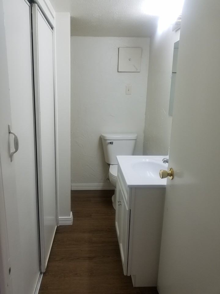 612 Middlebury St #B - Photo 6 of 9