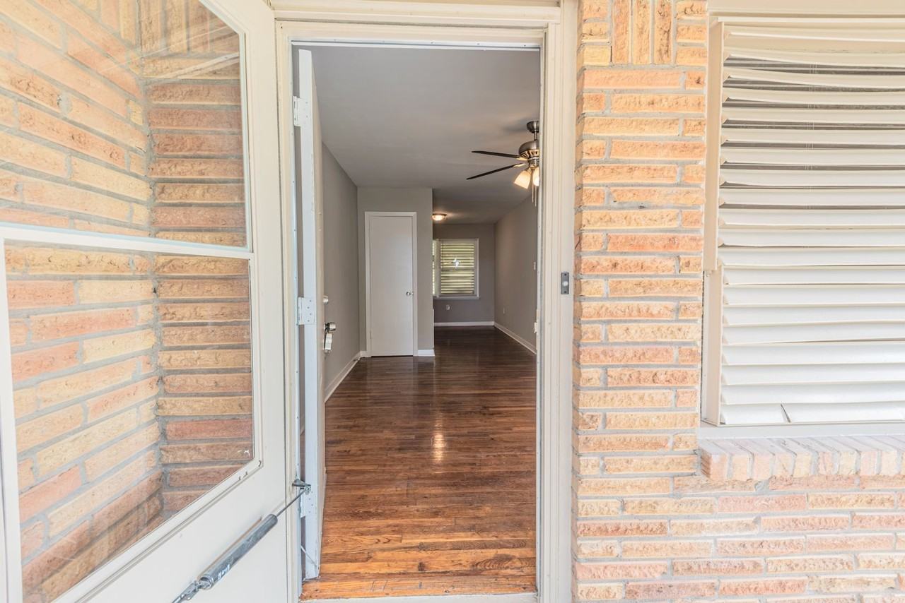 124 North Washington Street - Photo 2 of 20