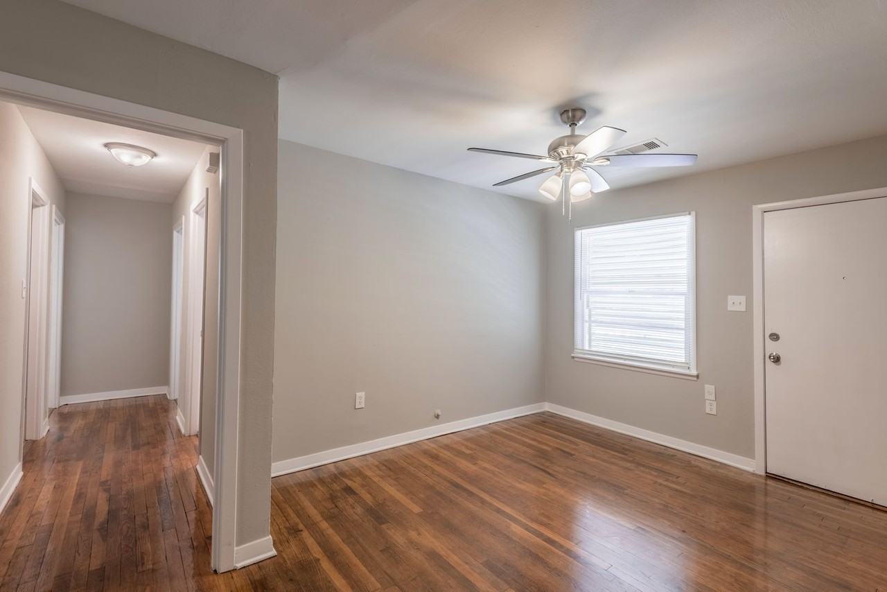 124 North Washington Street - Photo 3 of 20