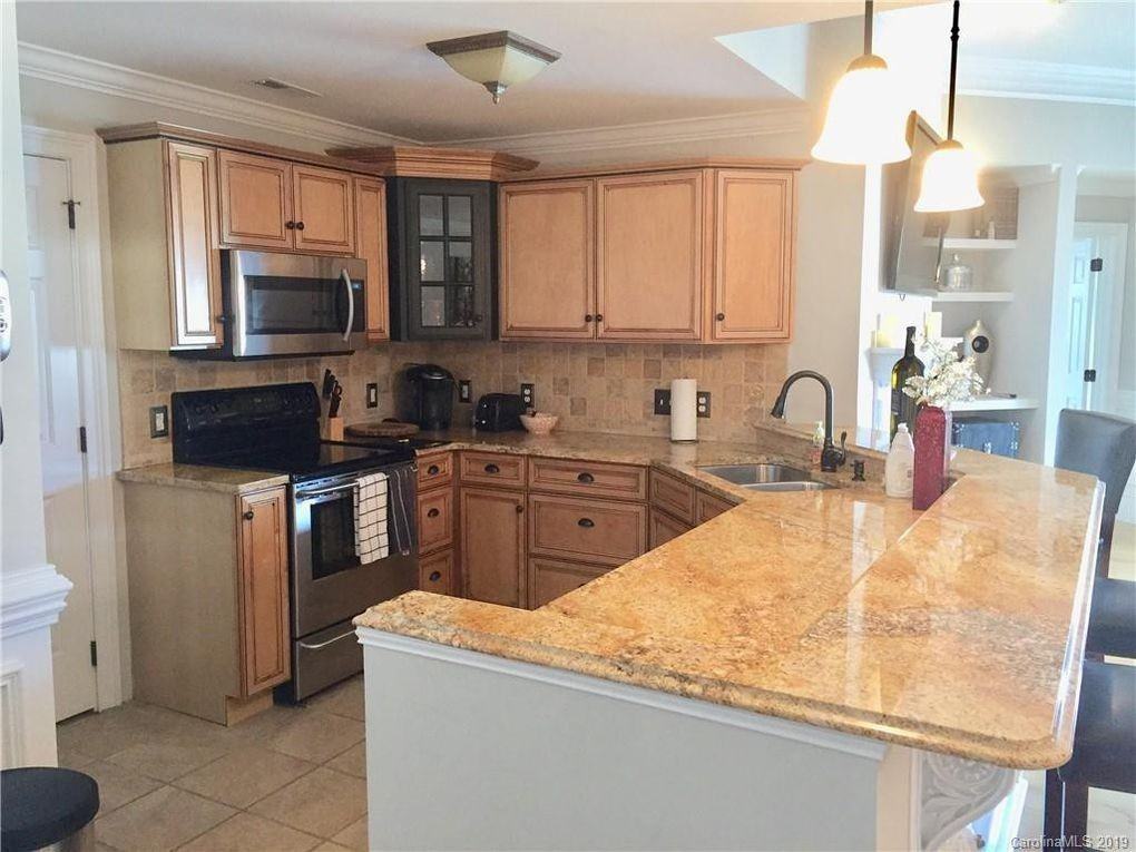 1205 Torrence Cir - Photo 7 of 30