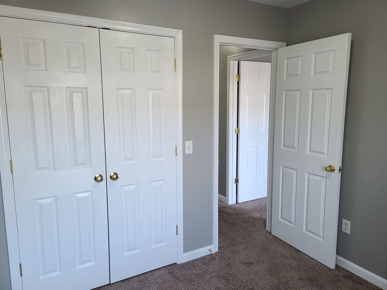 392 Viewpoint Way - Photo 2 of 50