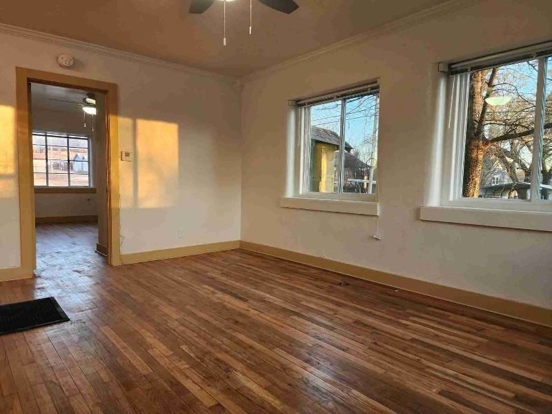 1108 7th St - Photo 3 of 8