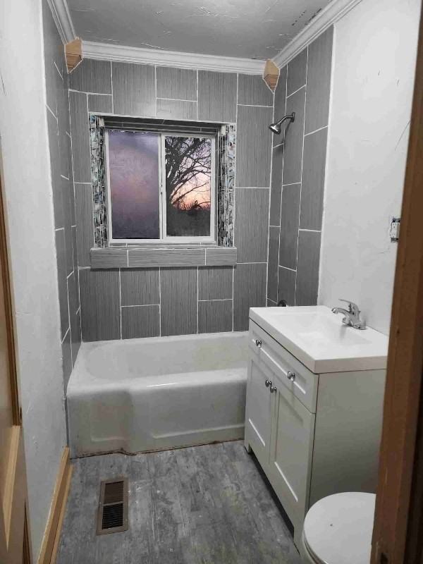 1108 7th St - Photo 6 of 8