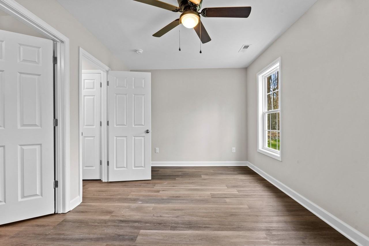 122 Laura Ln - Photo 7 of 19