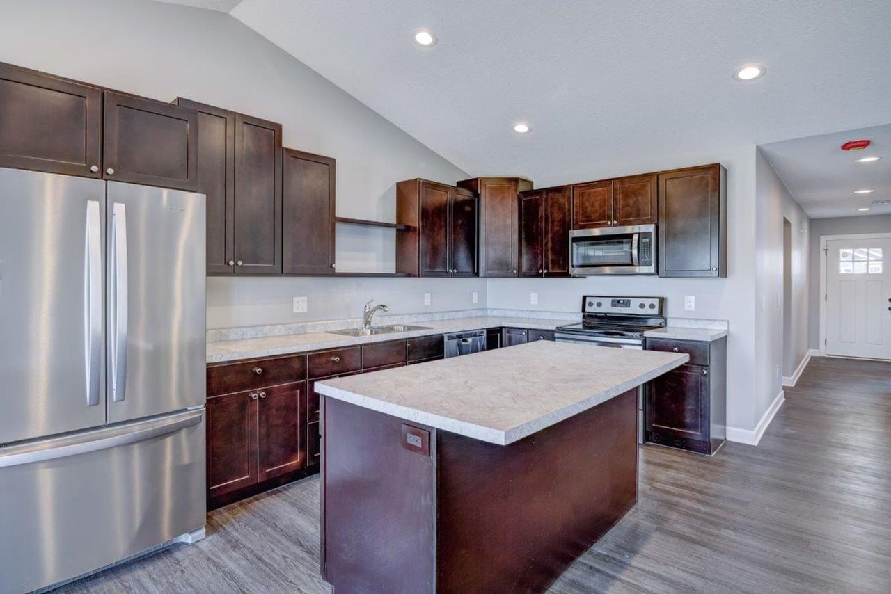 1355 Blue Jay Pl - Photo 6 of 23