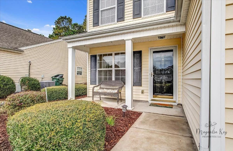 4553 Farm Lake Dr - Photo 2 of 24