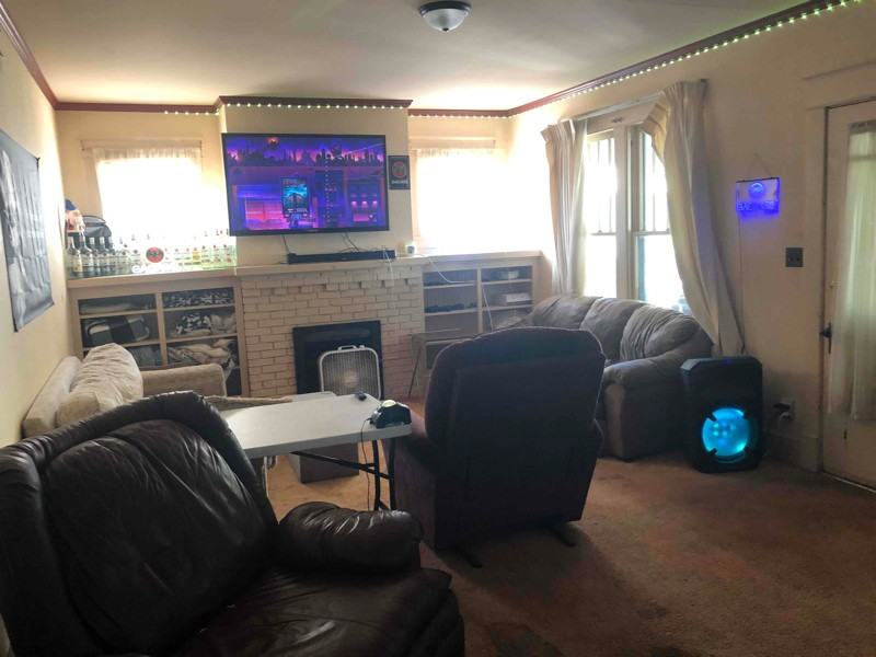 402 N Vine St - Photo 3 of 12