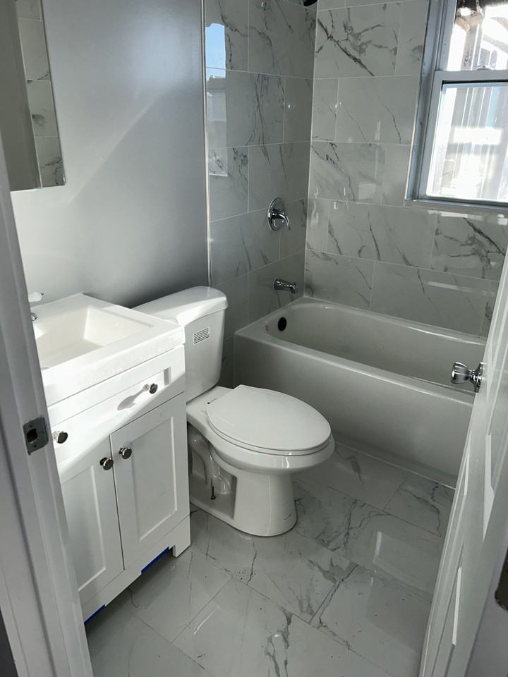 1520 Atlantic Ave #12 - Photo 3 of 6