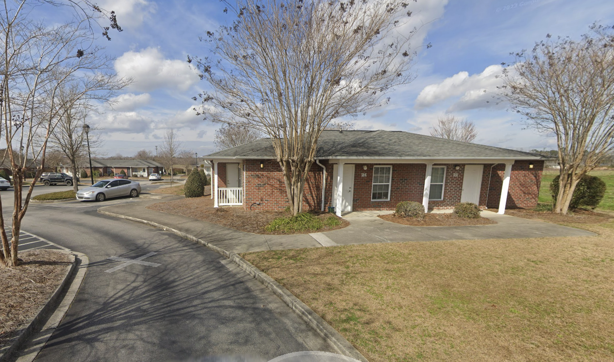 Magnolia Park - Photo 2 of 6