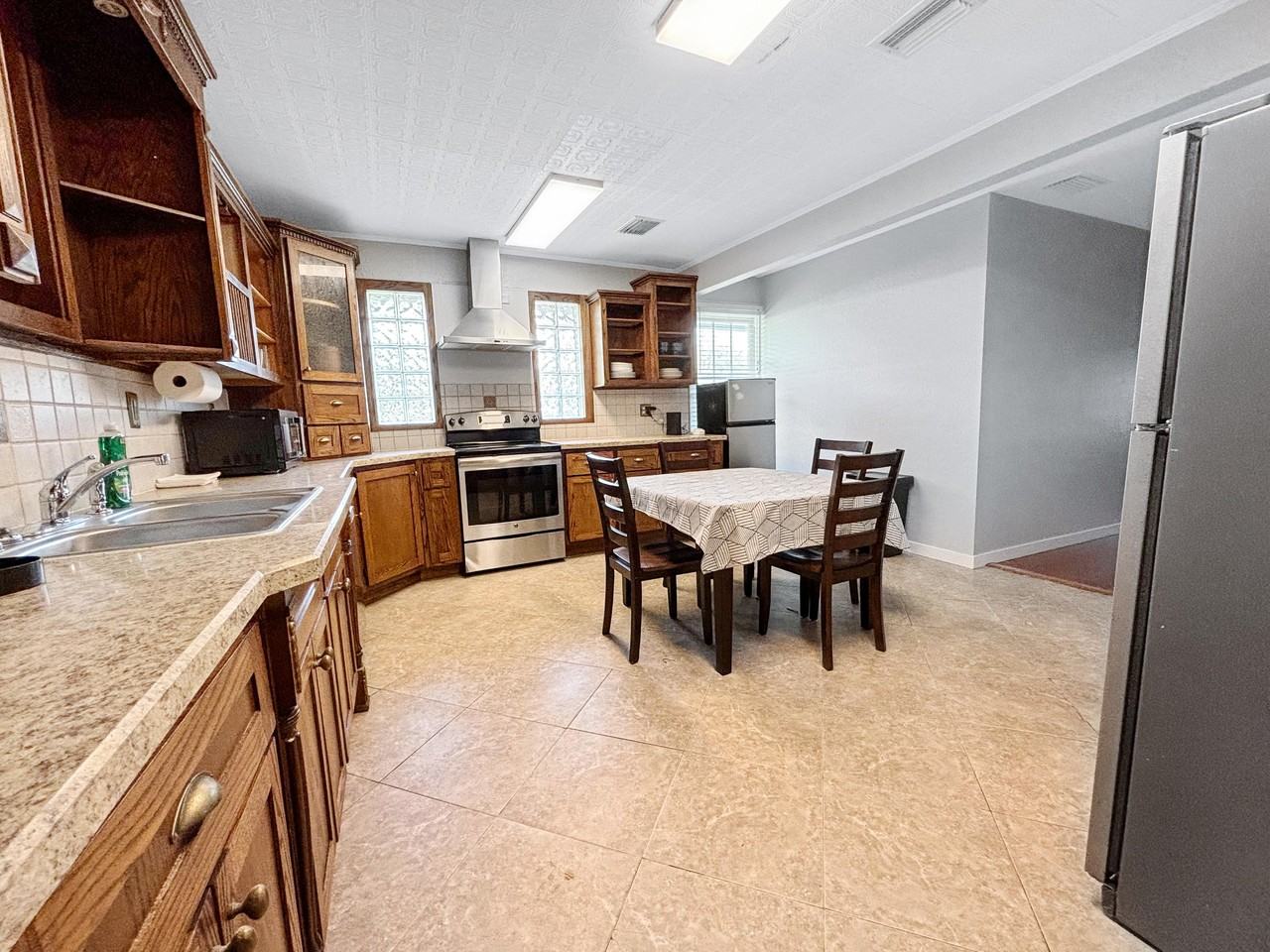 Westwood Ave - Photo 3 of 8