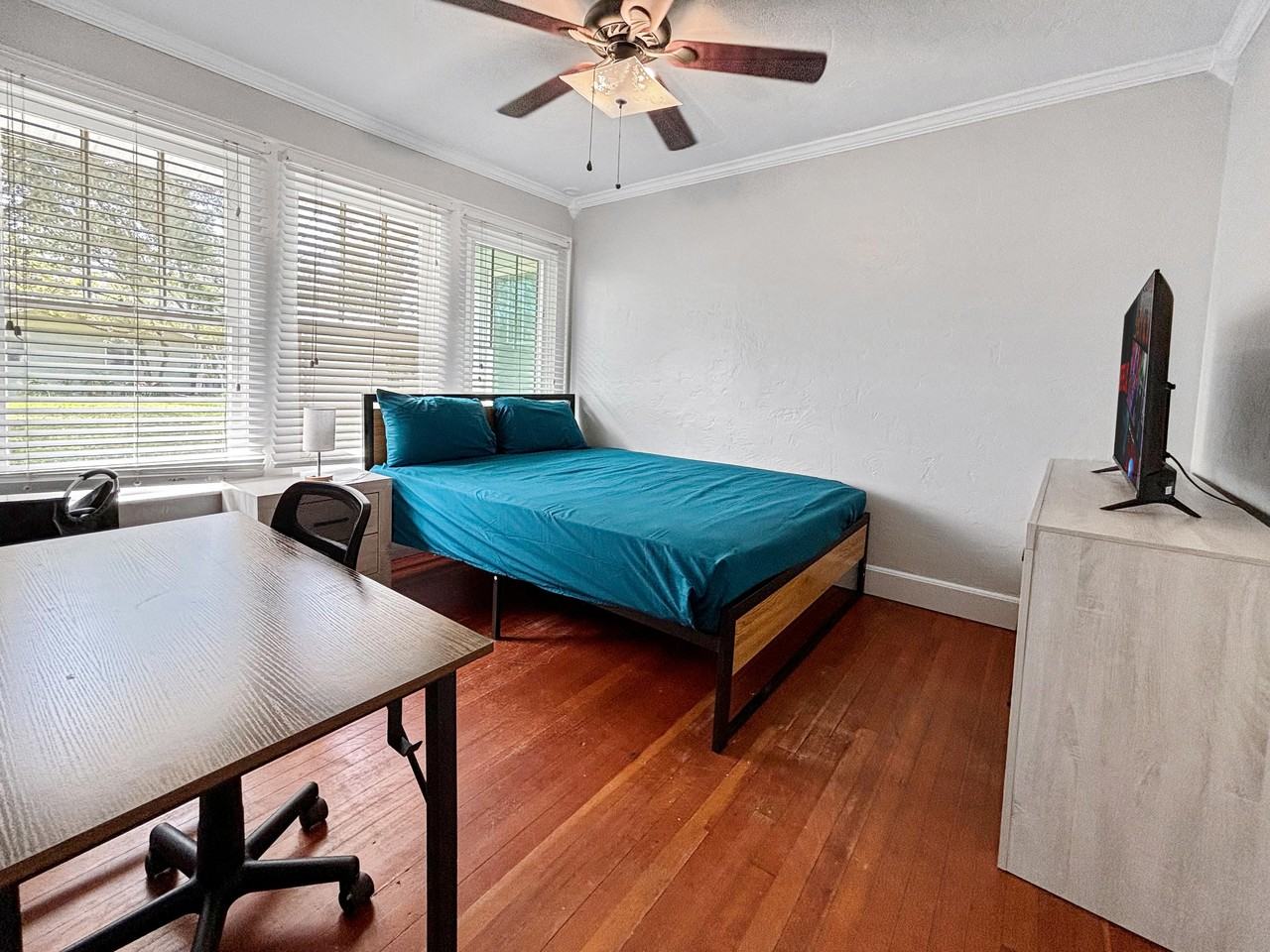 Westwood Ave - Photo 6 of 8